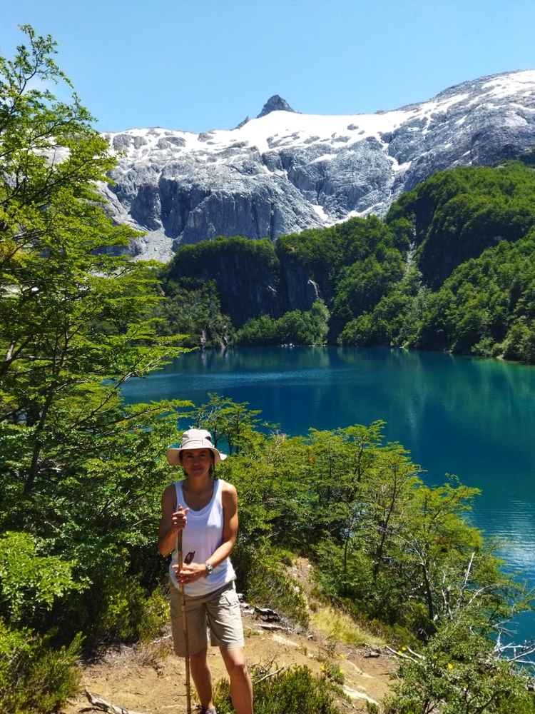 "Un lago de agua turquesa junto a un majestuoso glaciar te esperan en este recorrido donde alcanzaremos los 1200 msnm."